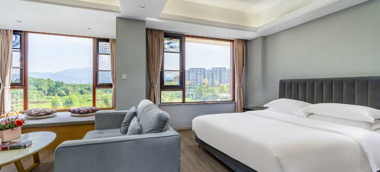 丽呈睿轩酒店(峨眉山报国寺店)图片