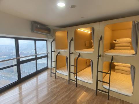 肆意快乐青年旅舍(南京新街口总统府店)