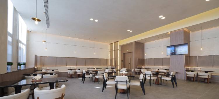 洛阳王府井王城公园地铁站亚朵X酒店图片