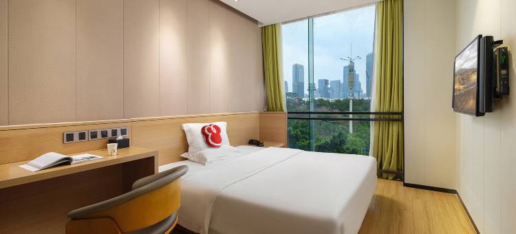 路客Hotels(广州体育中心林和西地铁站店)图片