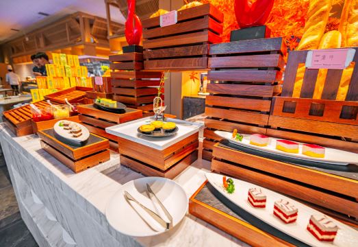 Zhenxiong Dagu Hot Spring Hotel (Daguli Happy City) Hotel Overview