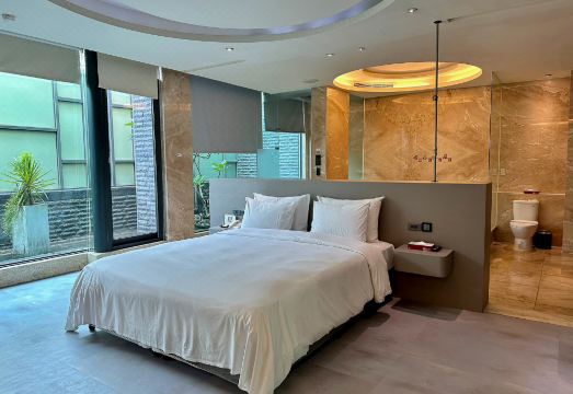 ALL-UR Boutique Motel Pingtung Branch Hotel Overview