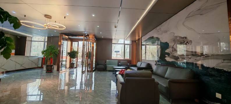 西宁聚方酒店(第 一职业学校店)图片