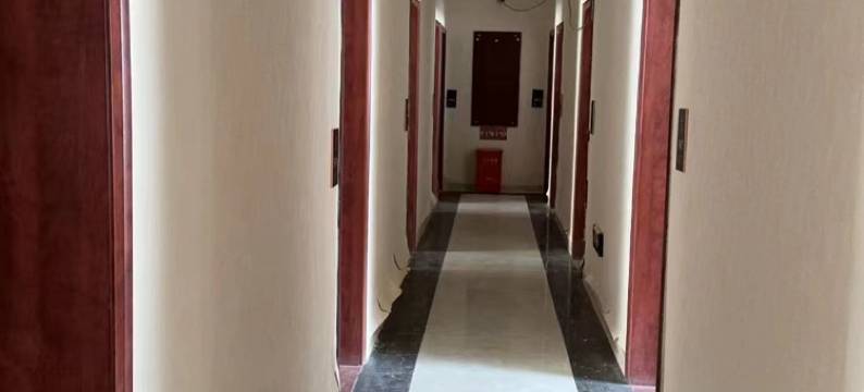 稻城亚丁郎修民居客栈图片