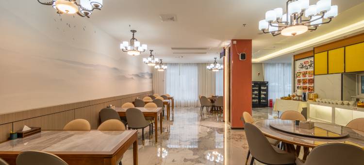 壹柏·悦美酒店(安顺顾府街南马广场店)图片