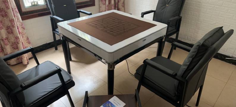 宝兴鸿山鼎大酒店图片