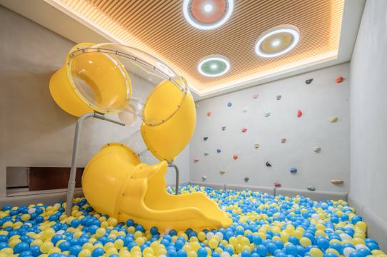 安吉水墨山川亲子私汤度假美宿(云上草原熊猫部落探险乐园店)图片