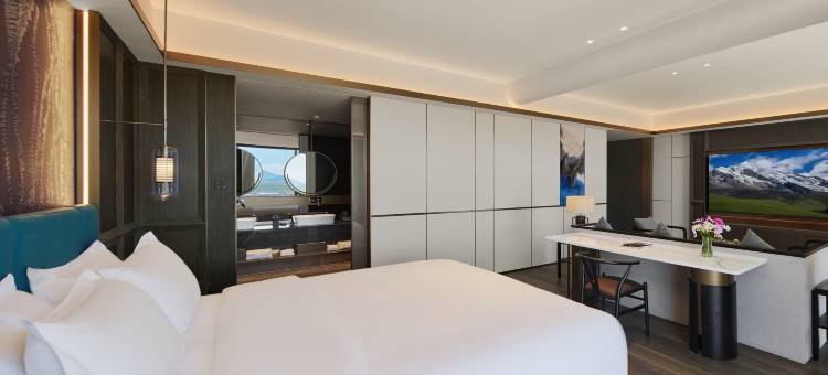 理塘虫草大酒店(甘孜理塘318国道店)图片