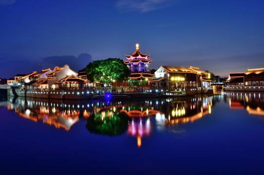 鼎盛精品酒店(苏州新市桥地铁站店)