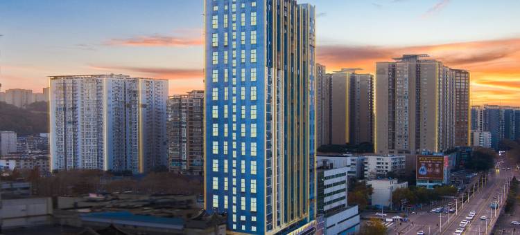 白玉兰酒店(十堰五堰步行街店)图片