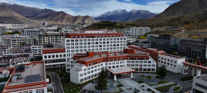 山南泽当饭店图片