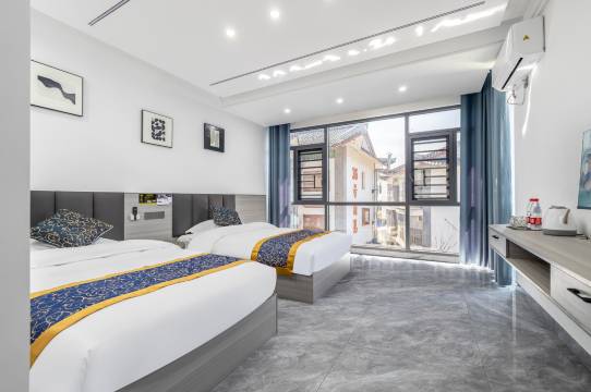 百里杜鹃花汐民宿