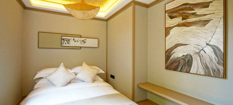 梁河隐澜温泉民宿(伴山云隐小镇店)图片