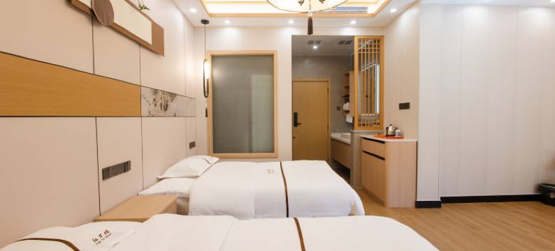 万仙山红岩楼(郭亮村店)图片