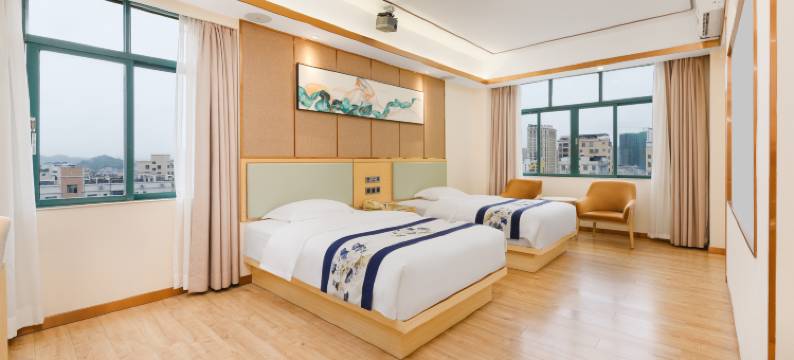 加州酒店(茂名信宜窦州里文化创意街店)图片