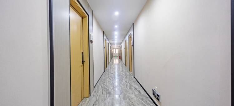 百悦投影主题酒店(大旺广场店)图片