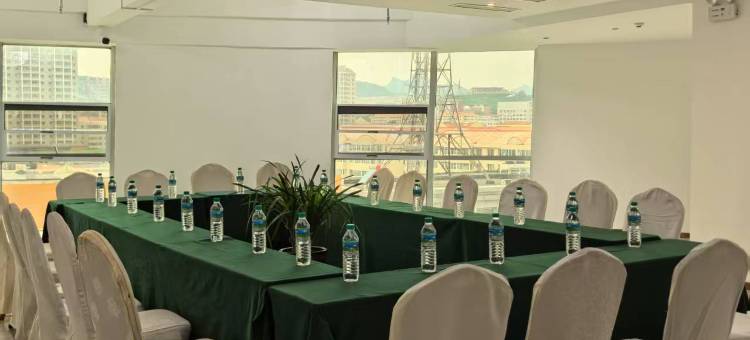 华庭酒店(平泉中心广场店)图片