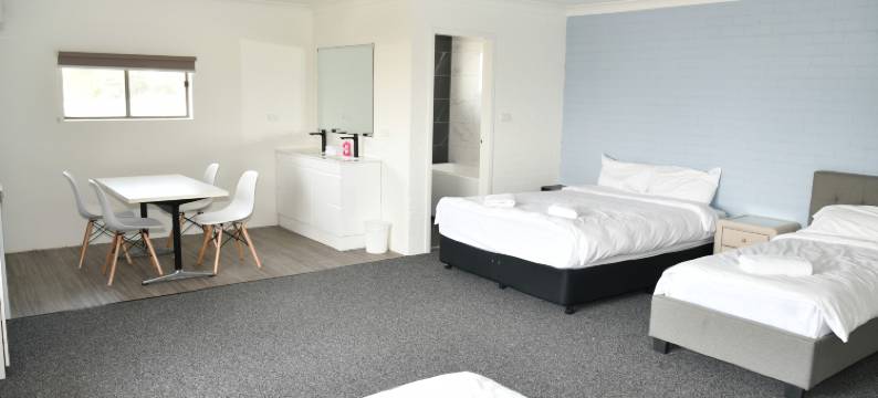 伊拉瓦拉湖滨旅社(Lakeside Inn Wollongong)图片