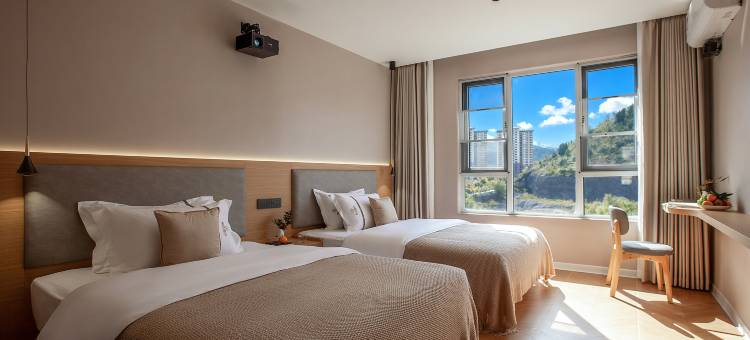 雅朵酒店(凯里南站店)图片