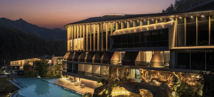 温州文成龙麒源芳草地度假酒店图片