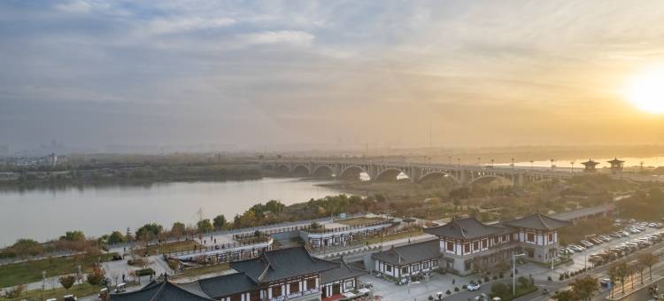 朱樱望河花园酒店(洛阳洛邑古城丽景门十字街店)图片