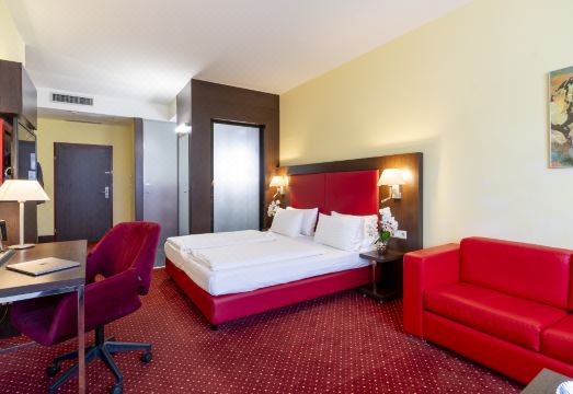 PLAZA Premium Salzburg Hotel Overview