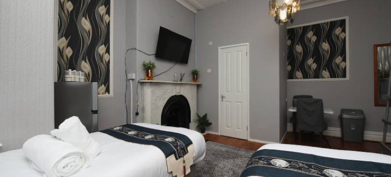 利兹OYO伍德维尔旅馆(Woodville Lodge Leeds Free Parking Direct Bus to City Centre)图片