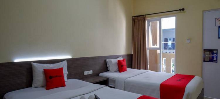 红多兹Plus伊斯兰酒店-近三宝垄百丽宫商场(RedDoorz Plus Near Paragon Mall Semarang)图片
