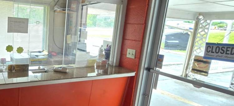 家乡客栈 洛基芒特弗吉尼亚(Hometown Inn Rocky Mount VA)图片