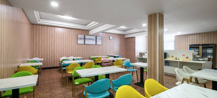 倾城芸舍酒店(邓州古城广场车站店)图片