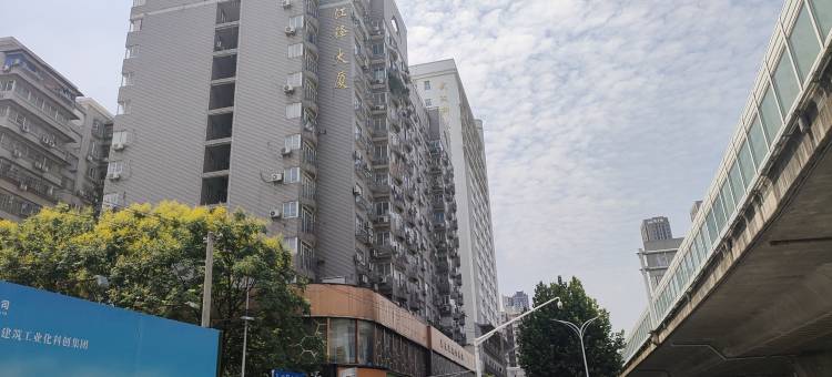 顺程太空舱精品青年旅舍(汉口火车站店)图片
