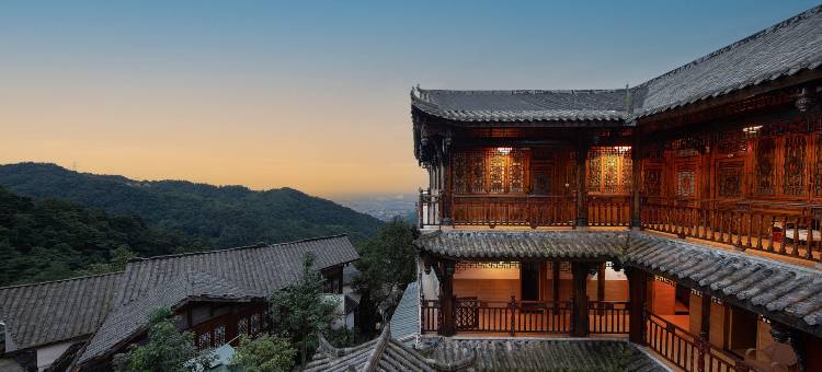 拾舍集·合一山麓民宿(都江堰灵岩山灵岩古街店)图片