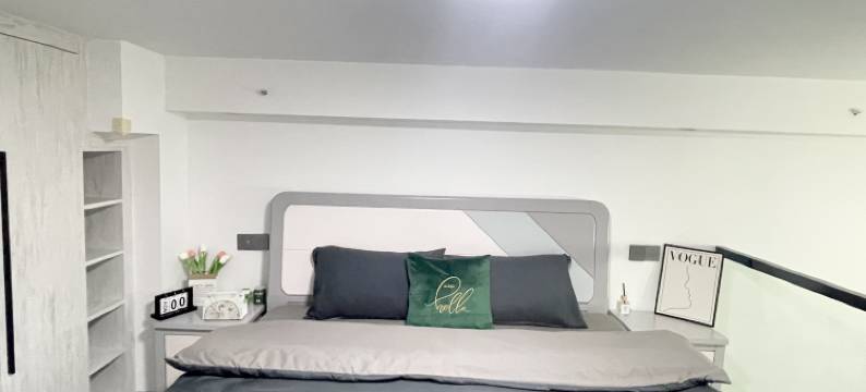 圈圈ins轻奢投影公寓(成都龙湖蜀新天街工业学院店)图片