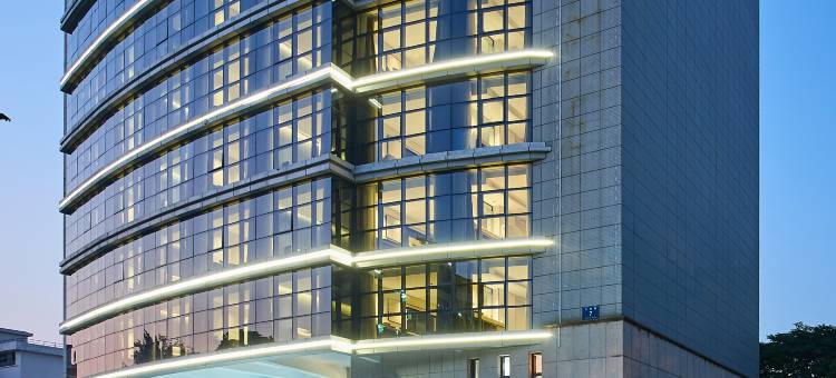 柏纳S酒店(华荣路地铁站高崎机场店)图片