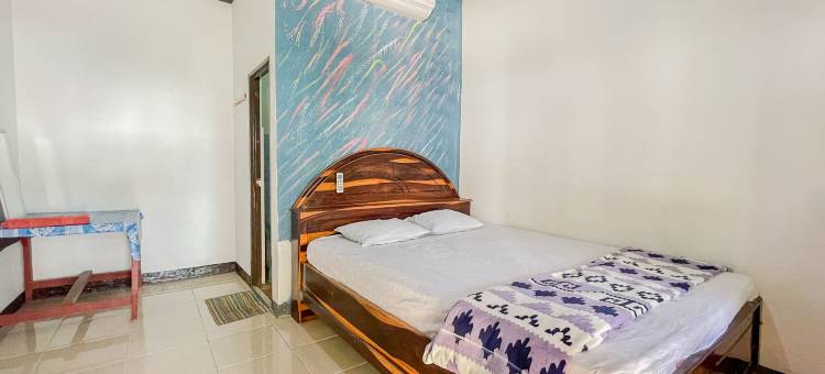 米特拉埃卡斯海滩旅馆 RedDoorz(Ekas Beach Guesthouse Mitra RedDoorz)图片