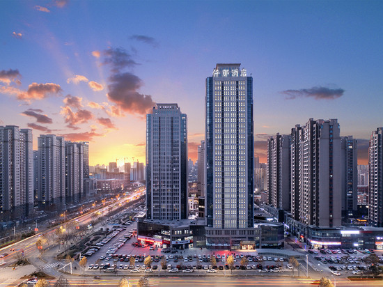 仟那美宿酒店(新乡市政府高铁东站店)