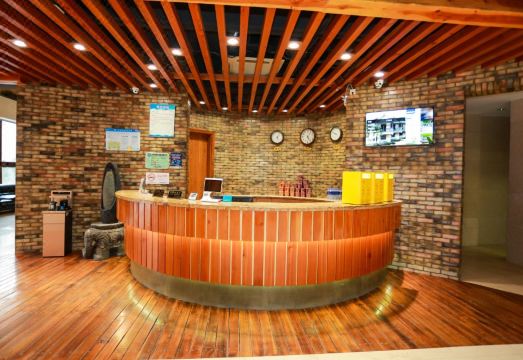Golden Villa Park Hotel Shanghai Hotel Overview