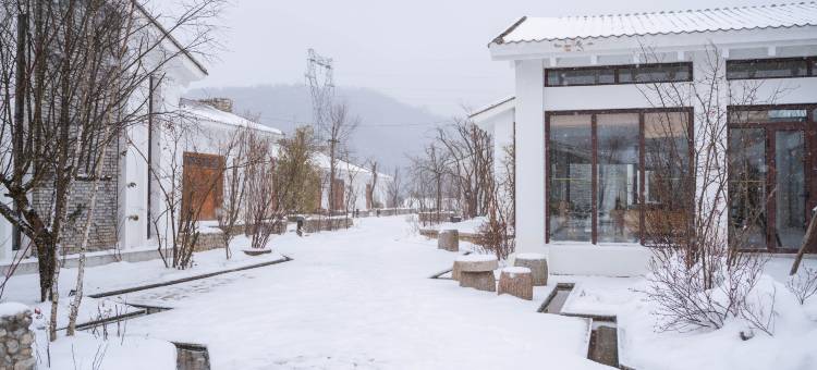 鳌山石头小筑图片