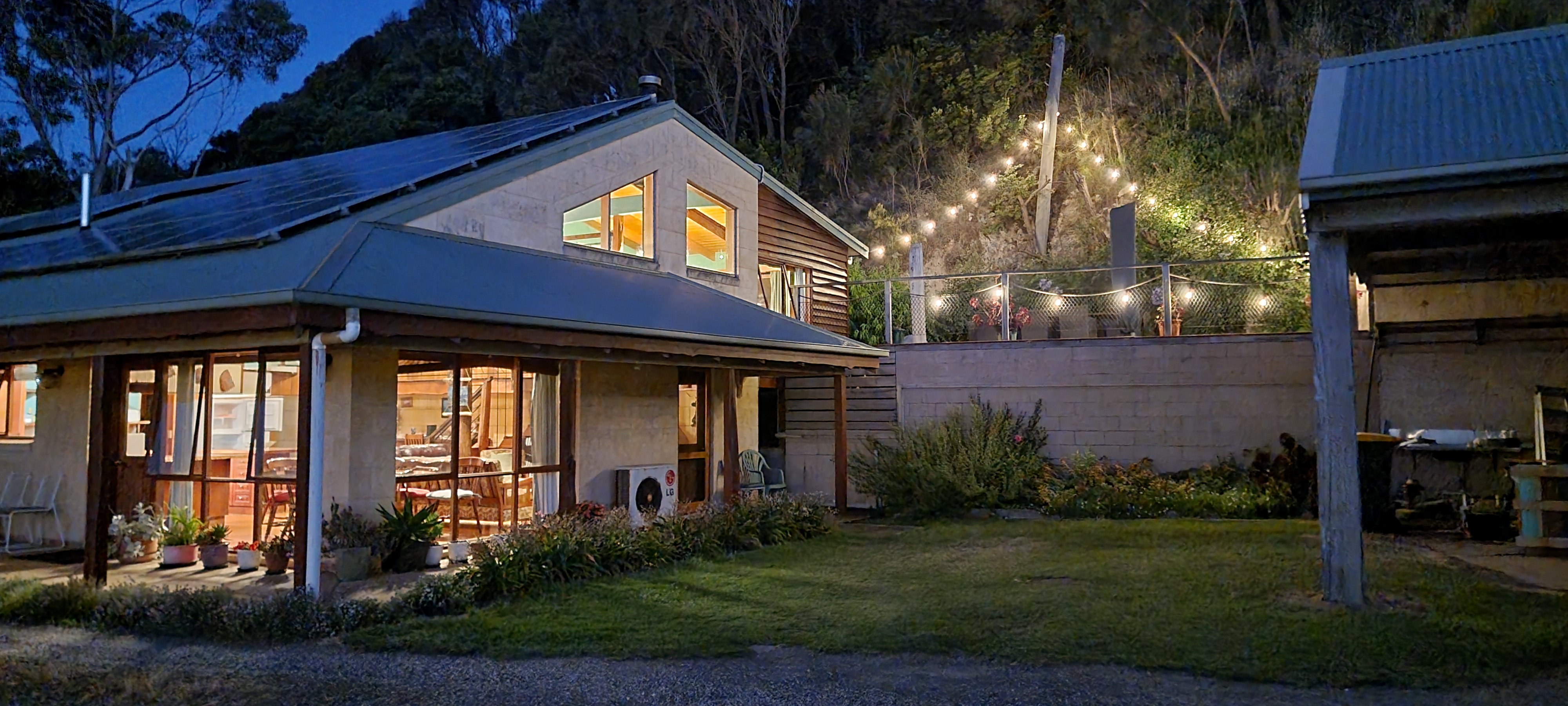 Eastern Reef CottagesOver view