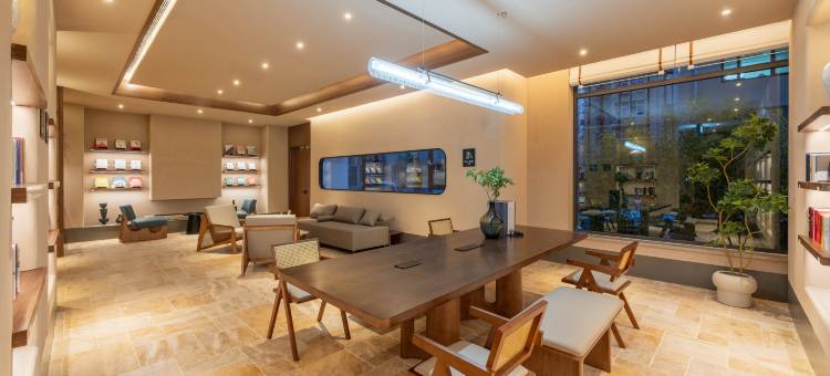 青岛五四广场麦凯乐亚朵酒店图片