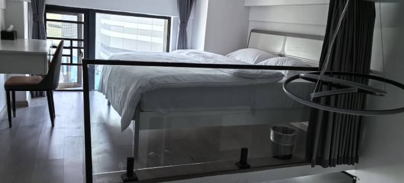 漫途·清雅Loft影院酒店(龙湖天街李巷地铁站店)图片