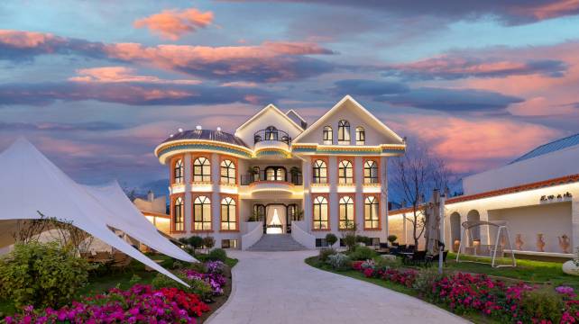 伊宁花田云境民宿