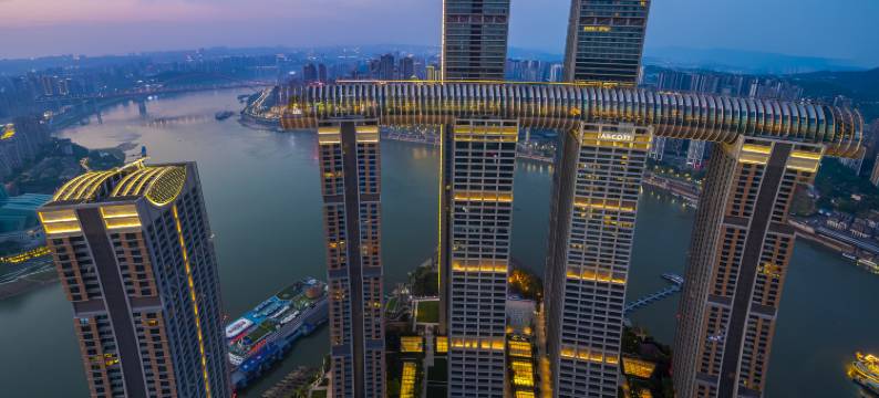 重庆高空云郎江景酒店(解放碑来福士广场店)图片
