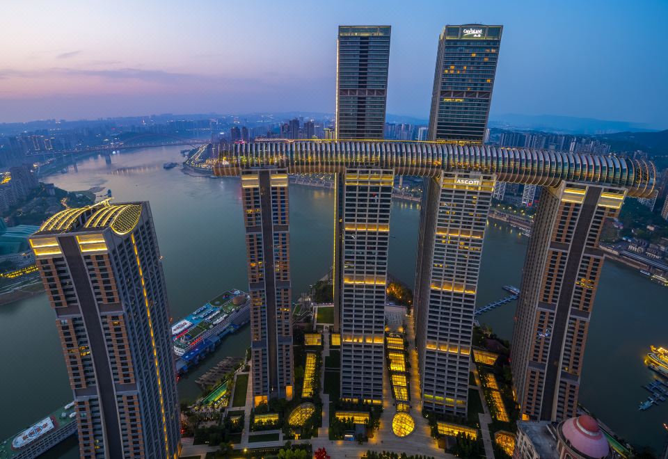 重庆高空云郎江景酒店（解放碑来福士广场店）外景图