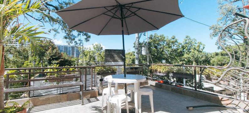 红门酒店Plus靠近坦博 帕拉纳克(RedDoorz Plus near Tambo Paranaque)图片