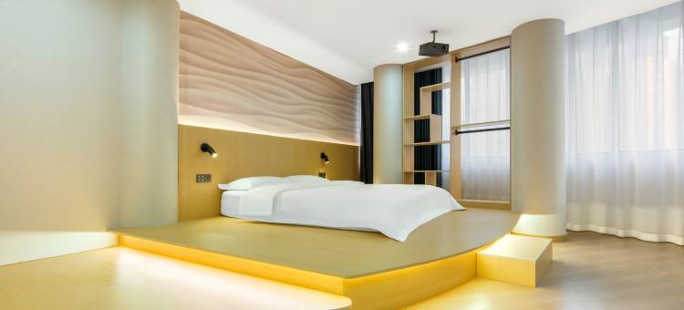 艺龙安云酒店(商丘高铁站第四高级中学店)图片