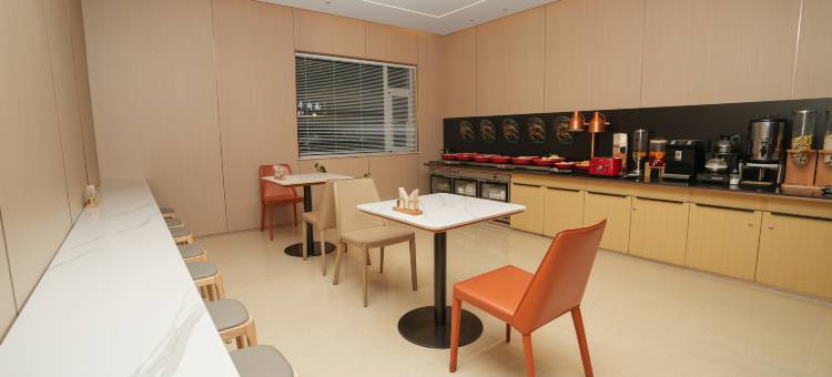 恬觅酒店(青岛台东步行街海泊河地铁站店)图片