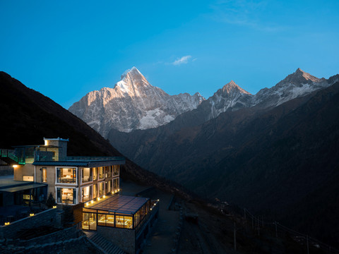 四姑娘山阅山四季隐宿(长坪沟景区店)