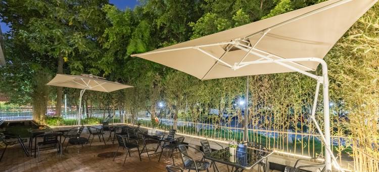 柏纳酒店(集美学村海上自行车道店)图片