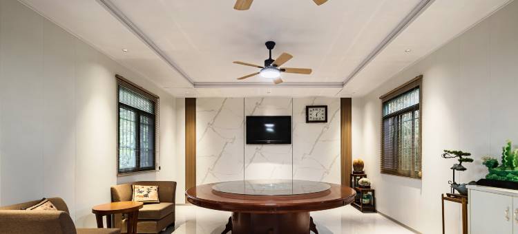 暖云涧民宿(三峡机场店)图片